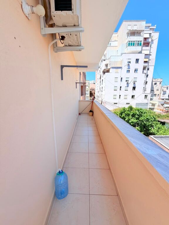 JEPET ME QERA APARTAMENT 2+1 PRANE MARKATES, DURRES