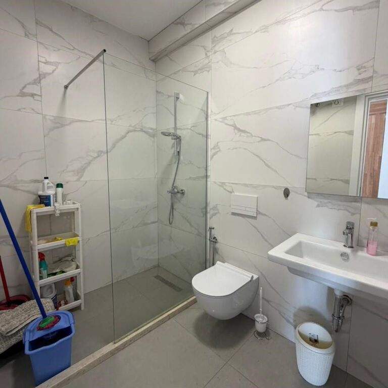 🏡✨ **SHITET APARTAMENT 2+1+2 + VERANDË TË MADHE – Rezidenca Erli, Porcelan** ✨🏡