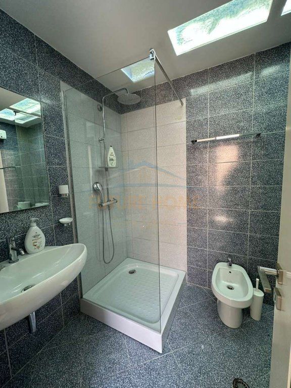 Shitet, Apartament 1+1, 21 Dhjetori, Tiranë