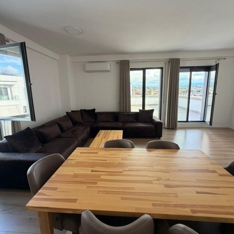 🏡✨ **SHITET APARTAMENT 2+1+2 + VERANDË TË MADHE – Rezidenca Erli, Porcelan** ✨🏡