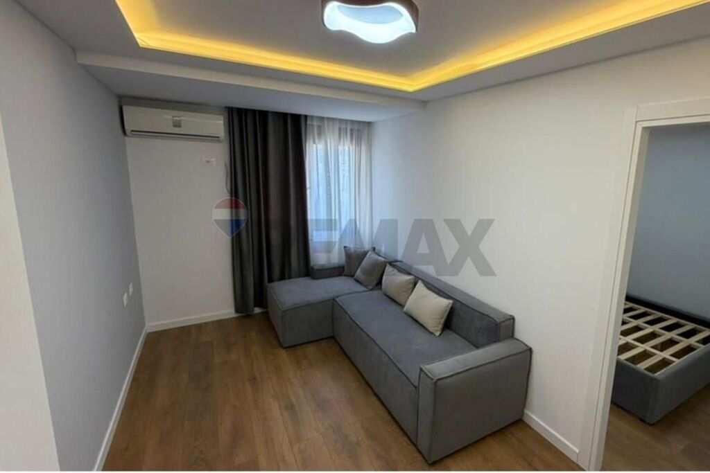 Apartament - Për Shitje - Rruga Naim Frashëri, Tiranë