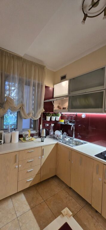 Shitet Apartament 2+1 Liqeni I Thate !