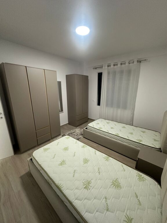 Appartamento 2+1+2 in affitto presso il Centro Linkon Pazari i Ri !