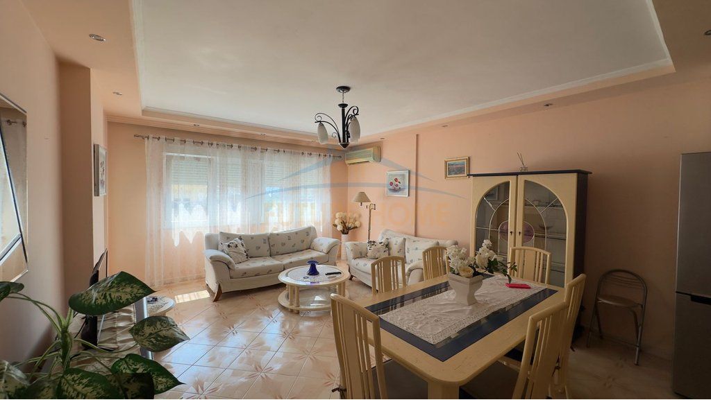 Affitto, Appartamento 2+1+2, Via Elbasan, Tirana. 800 €