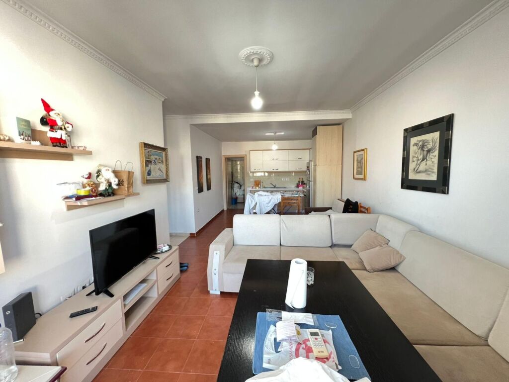 🏡 Jepet me qera apartament 1+1 në Vasil Shanto