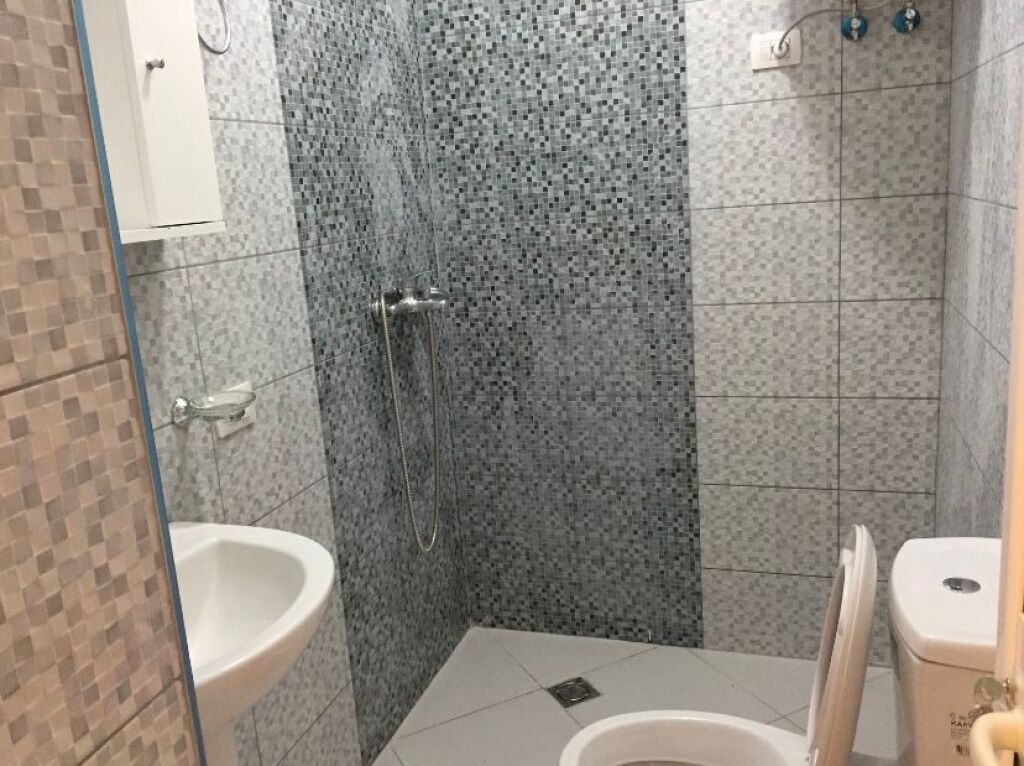 Centro in affitto Stazione di servizio arredata