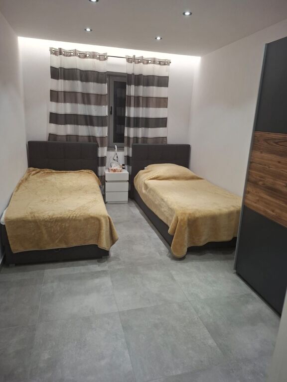 Affittasi 1+1 Comune di Parigi 750€