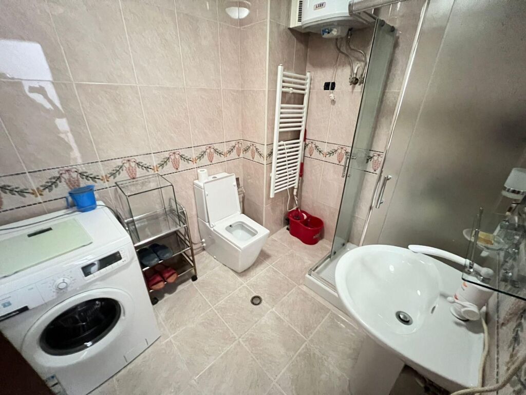 🏡 Jepet me qera apartament 1+1 në Vasil Shanto