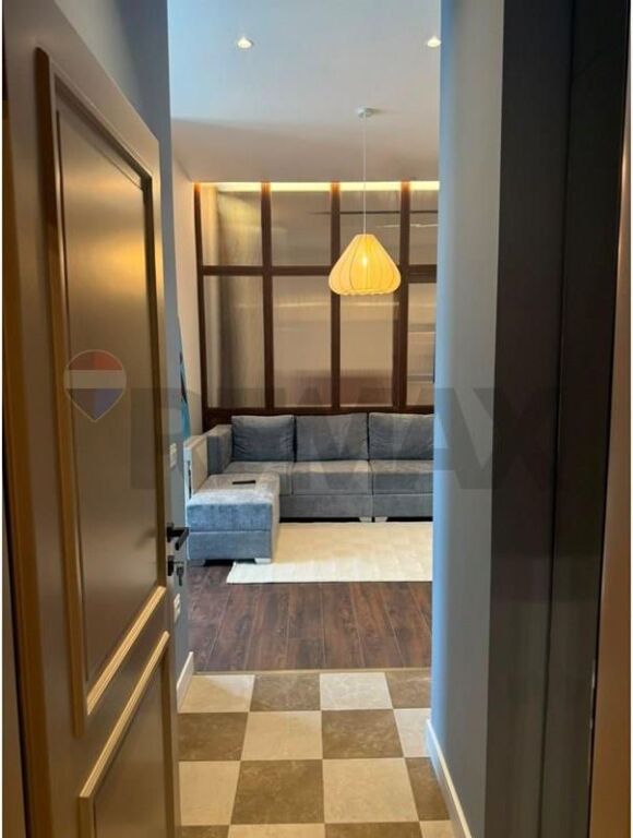 Apartament - Për Qira - 9 Katëshet, Tiranë