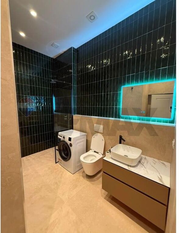 Apartament - Për Qira - 9 Katëshet, Tiranë