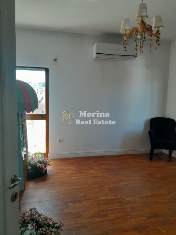 Qera | Vilë 7 + 1 | Rruga Halit Bega | 1500 €/muaj