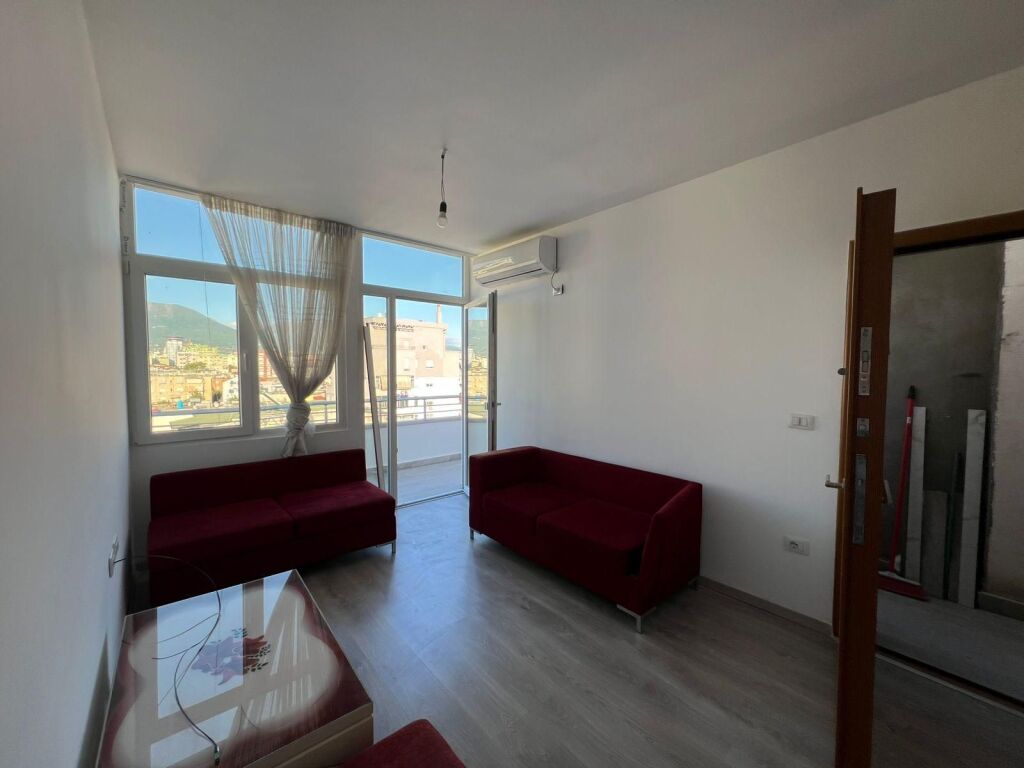 🏡 Jepet me qera apartament 1+1 në Vasil Shanto