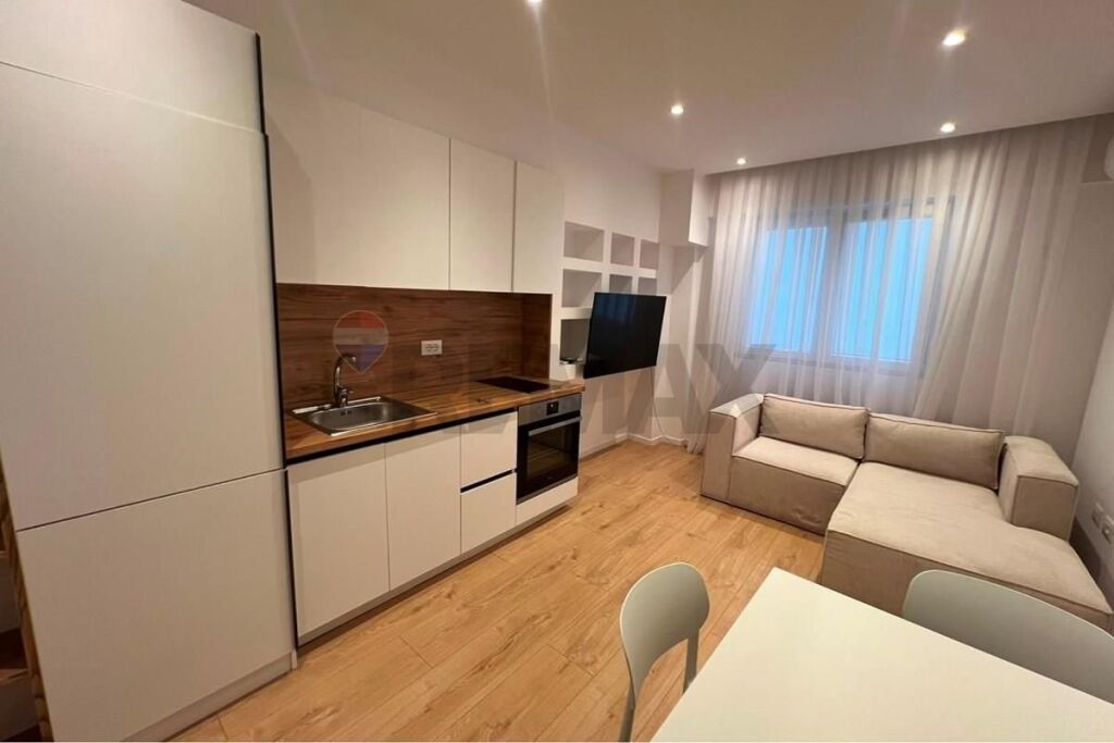 Apartament - Për Qira - Myslym Shyri, Tiranë