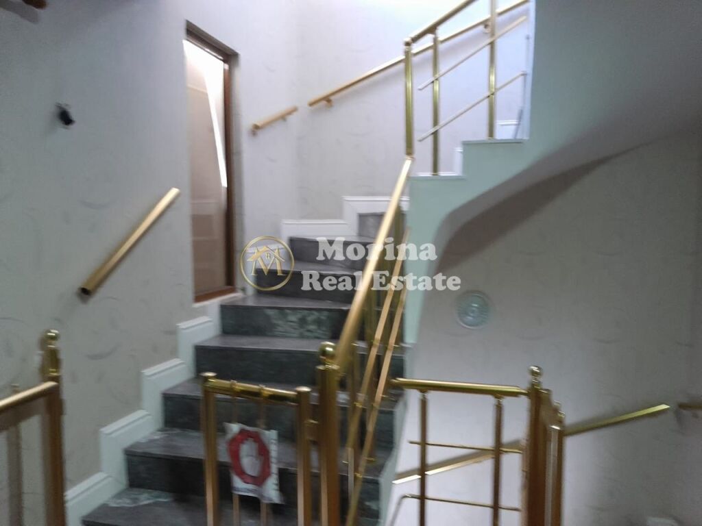 Qera | Vilë 7 + 1 | Rruga Halit Bega | 1500 €/muaj