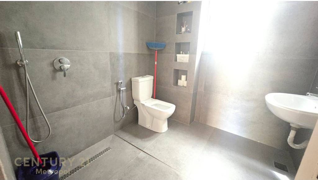 Okazion! Apartament 2+1+2 per shitje ne Allias, prane Shkolles Bajram Curri! 120,000 €