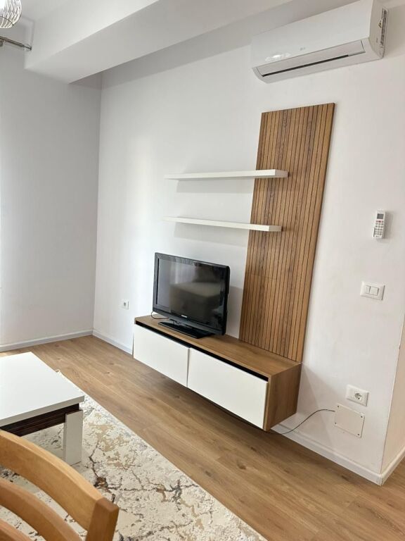 Jepet Me Qera Apartament 1+1+1 Ballkon