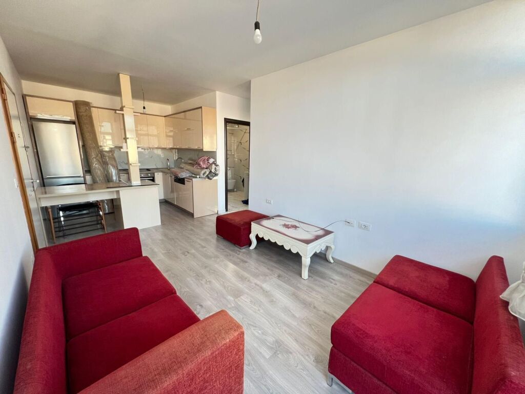 🏡 Jepet me qera apartament 1+1 në Vasil Shanto