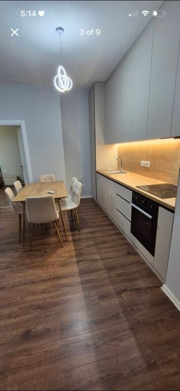 Apartment 2+1, Kamez!