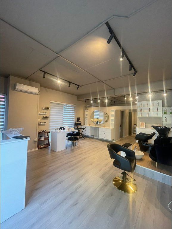 Beauty Salon Business for Sale in Mangalem Complex, Ali Demi, Tirana