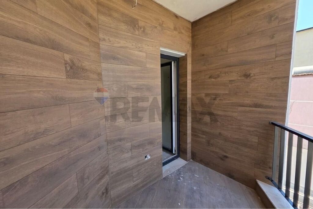 Shitet Apartament 2+1+2 tek Rruga e Elbasanit