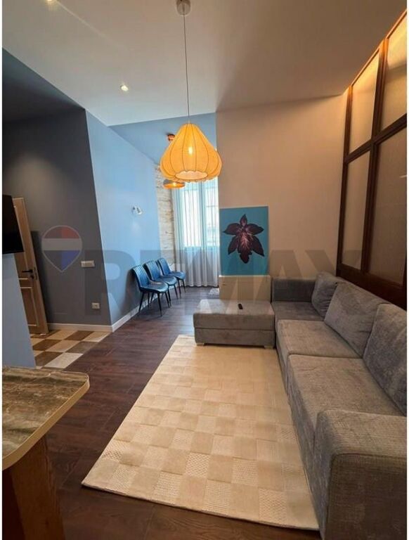 Apartament - Për Qira - 9 Katëshet, Tiranë