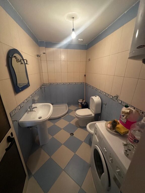 SHITET APARTAMENTI