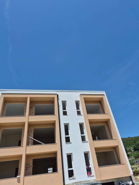 🏡 Shitet Apartament 1+1 pranë detit – Gjiri i Lalzit