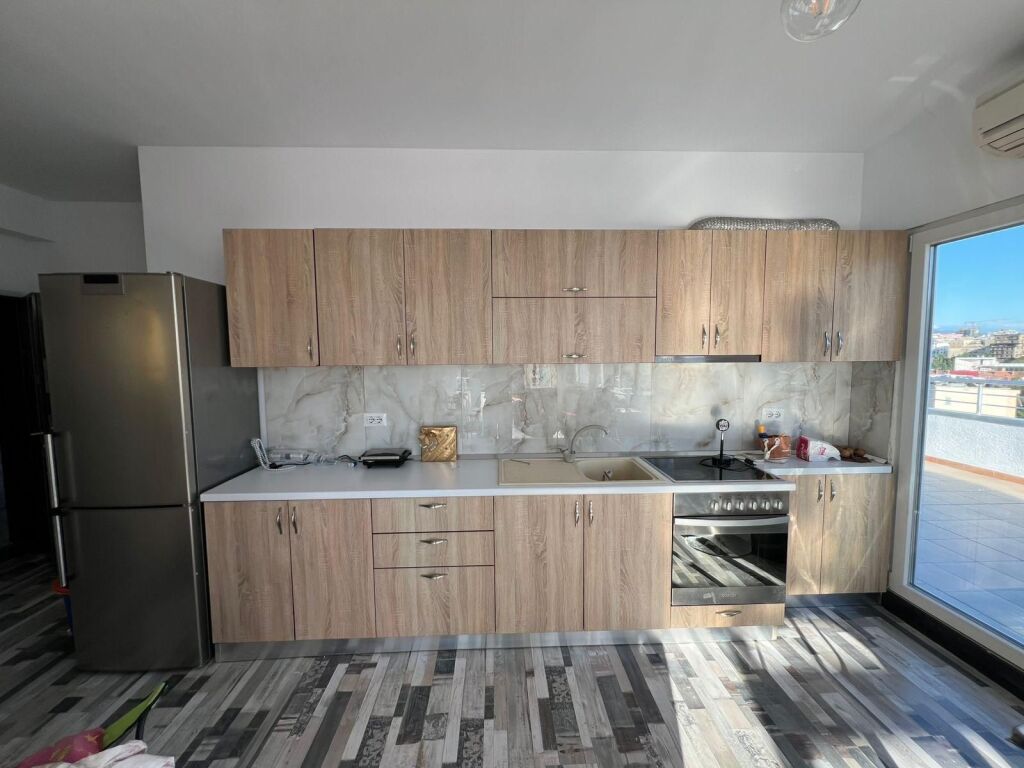 🏡 Jepet me qera apartament 1+1 në Vasil Shanto