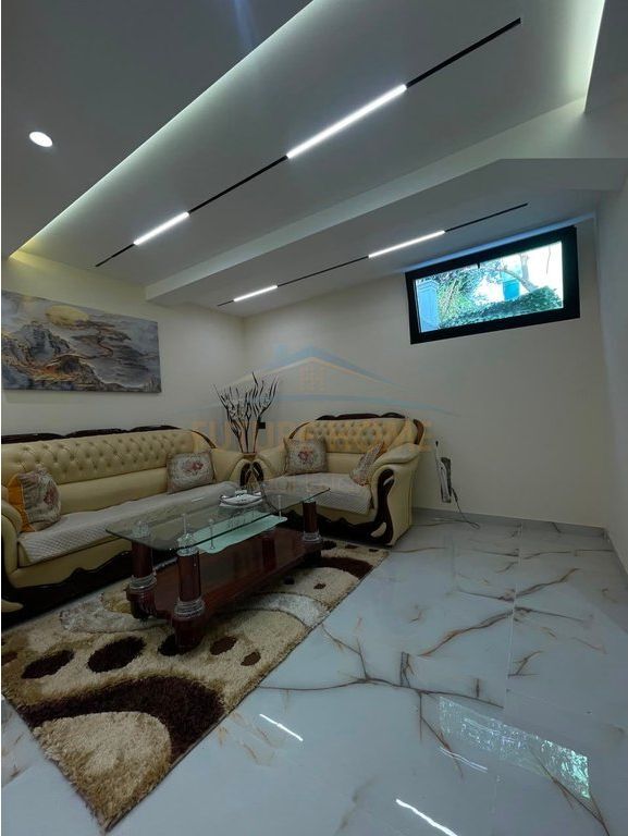 Rent, Duplex 2+1+2 Elbasani Street, Tirana.