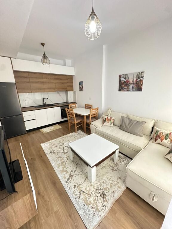 Jepet Me Qera Apartament 1+1+1 Ballkon