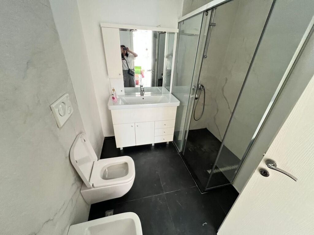🏡 Jepet me qera apartament 1+1 në Vasil Shanto