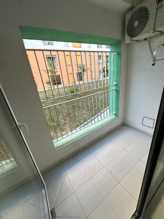 Jepet Me Qera Apartament 1+1+1 Ballkon