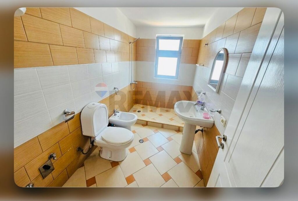 Apartment 2+1 for Rent at Komuna e Parisit