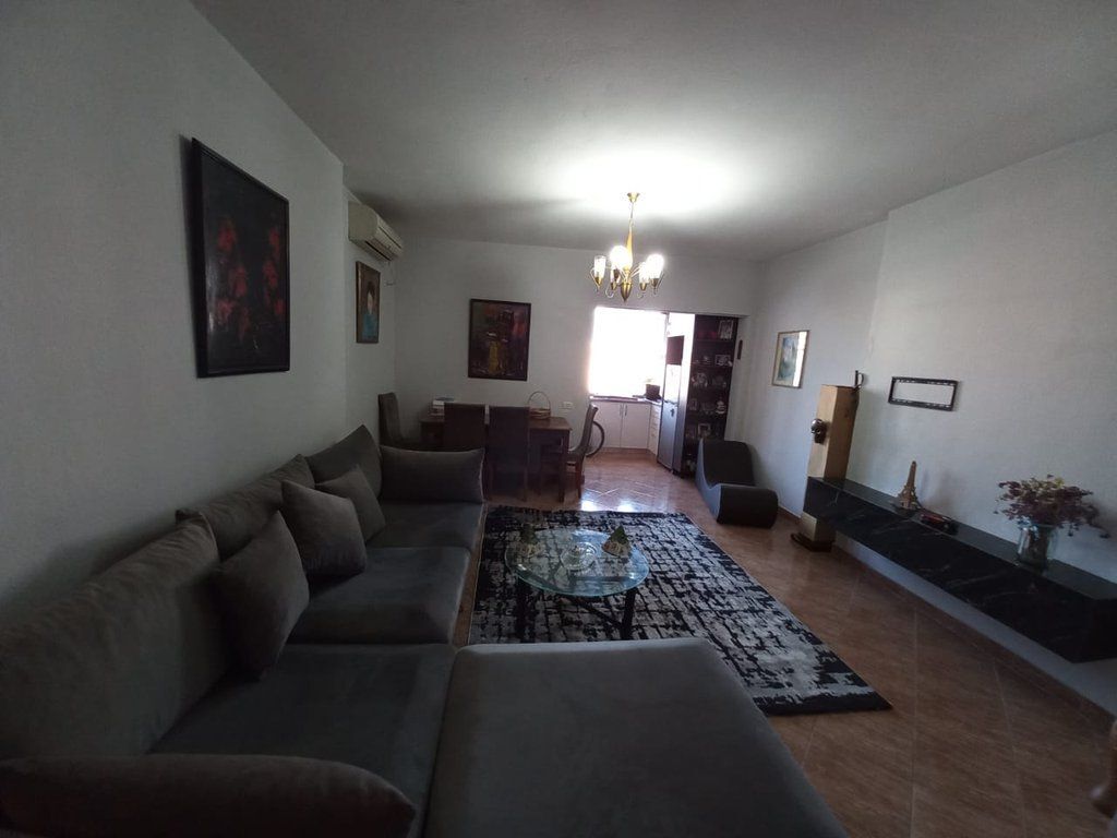 Appartamento 2+1 in affitto a Lapraka, Tirana