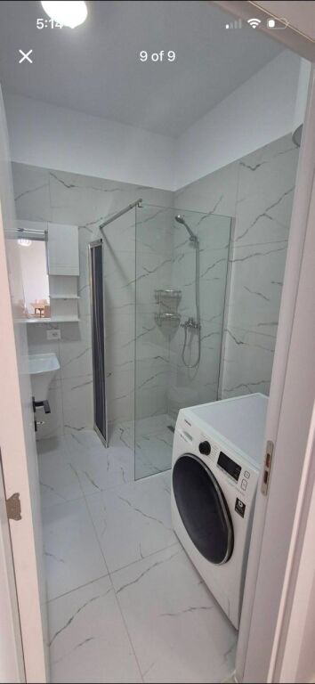 Apartment 2+1, Kamez!