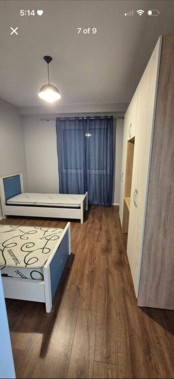 Apartment 2+1, Kamez!