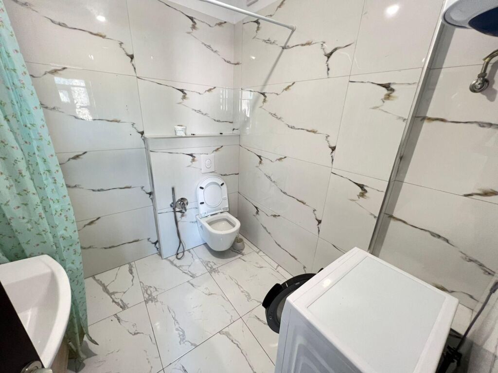 🏡 Jepet me qera apartament 1+1 në Vasil Shanto