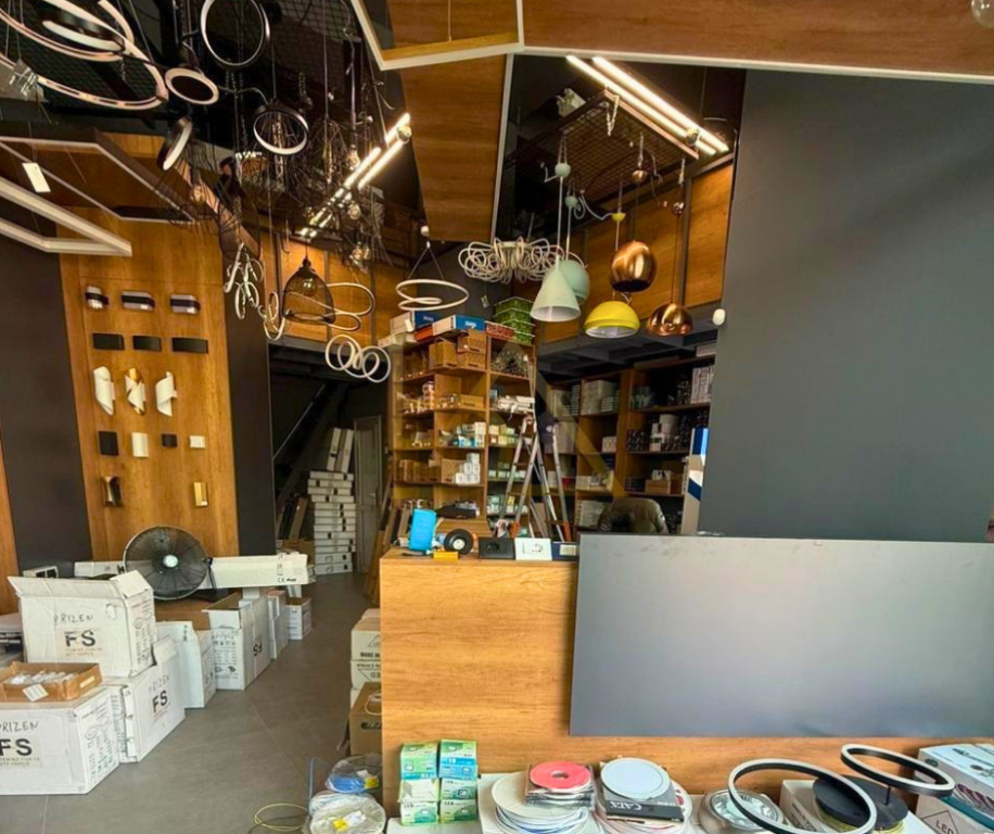 Active Shop for Sale – Near the Former Electric Market, Tirana