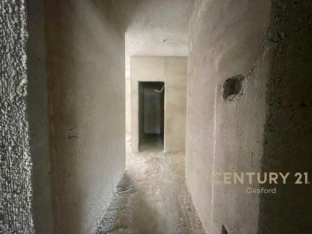APARTAMENT 2+1+2, TEK ISH FUSHA E AVIACIONIT PER SHITJE