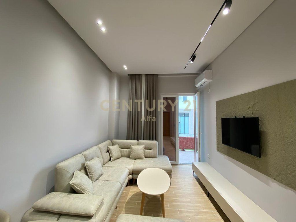 Appartamento 1+1 con posto auto in affitto ad Astir !