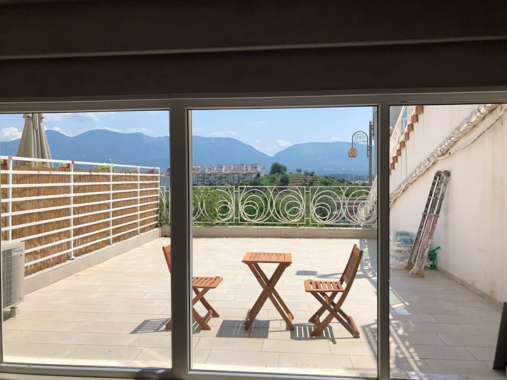 APARTAMENT TRIPLEX PER QERA KODRA E DIELLIT