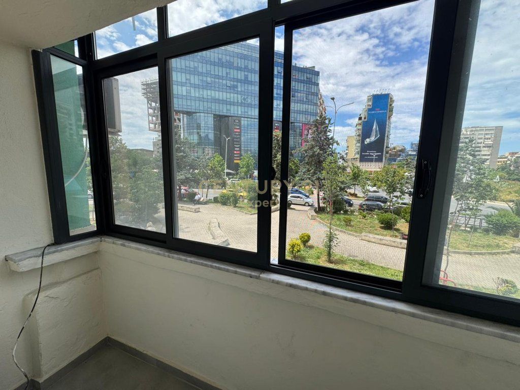 Garsoniere 250€/muaj pranë Ring Center – Ideale për studentë e profesionistë!
