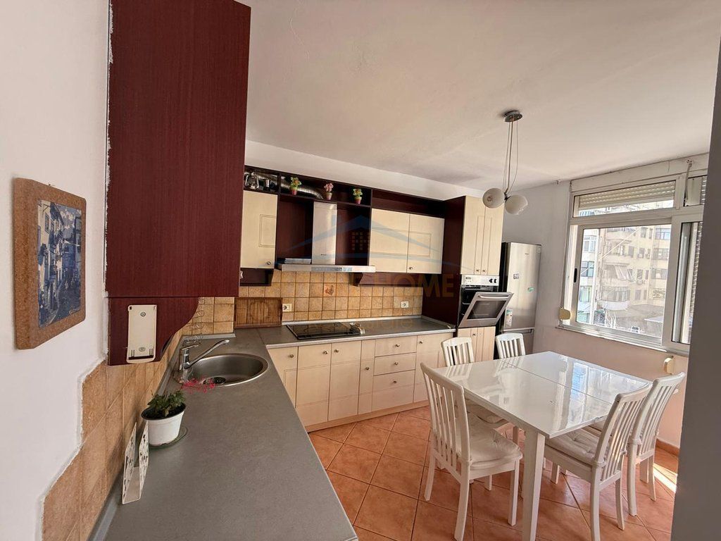 Affitto, Appartamento 2+1+2, Myslym Shyri, Tirana.