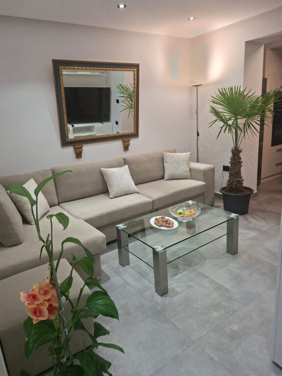 Apartament me qera - Komuna e Parisit