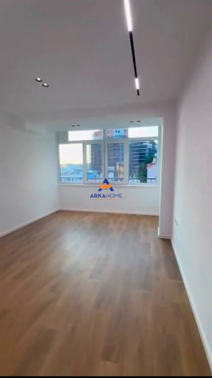 STUDIO APARTMENT FOR SALE 30M2 "FROSINA PLAKU STREET, 21 DHJETORI" 115,000 EURO