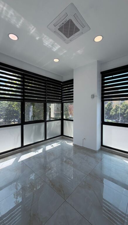 Business premises for rent at Pharmacy 10