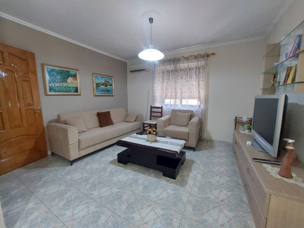 🏢Rruga e Elbasanit,prane Deges se Thesarit jepet me qera apartament1+1,i mobiluar 50,000Leke