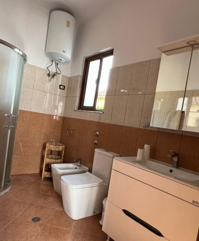 Rent | Shtëpi private 2 + 1+Ballkon | Rruga Siri Kodra | 500 €/month
