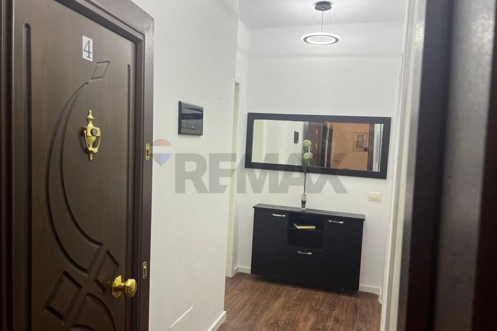 Apartament - Për Qira - Ish Tregu Elektrik, Tiranë