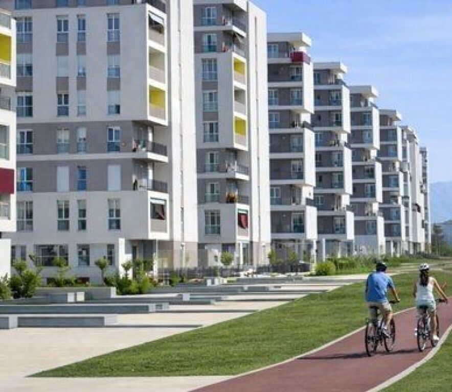 Shitet Apartament 1+1 në Univers City